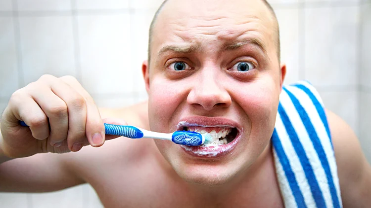 צחצוח שיניים