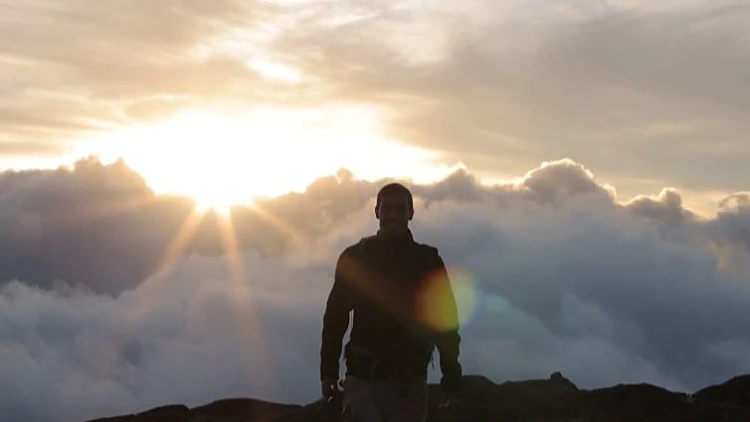 הפסגה של אפריקה: המסע של "אוהד הנווד" לקלימנג'רו