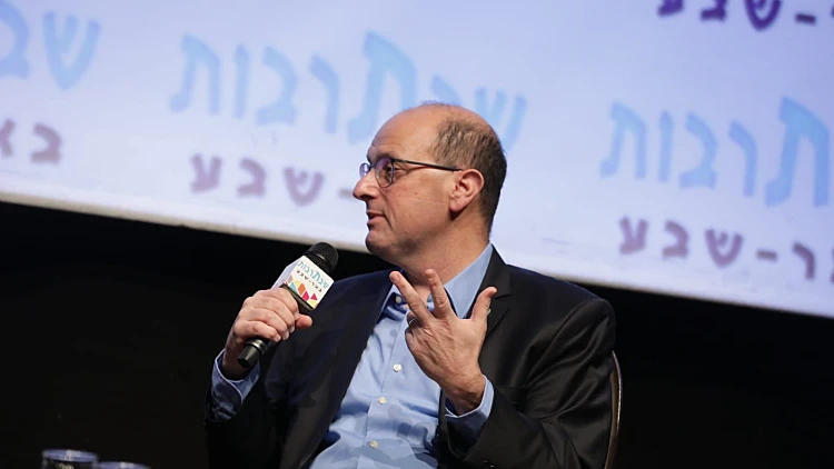 מנהל סורוקה: "הלנו אנשי צוות ערבים שחששו לצאת בזמן שומר החומות"