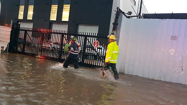 המרכז טובע: 20 אירועי הצפות בגוש דן בשעה