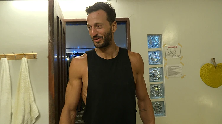 "יגידו עליך שאתה פרובוקטור, אבל אתה כל מה שהם מתים להיות": מייקל קורא מהמכתב שכתב לעצמו