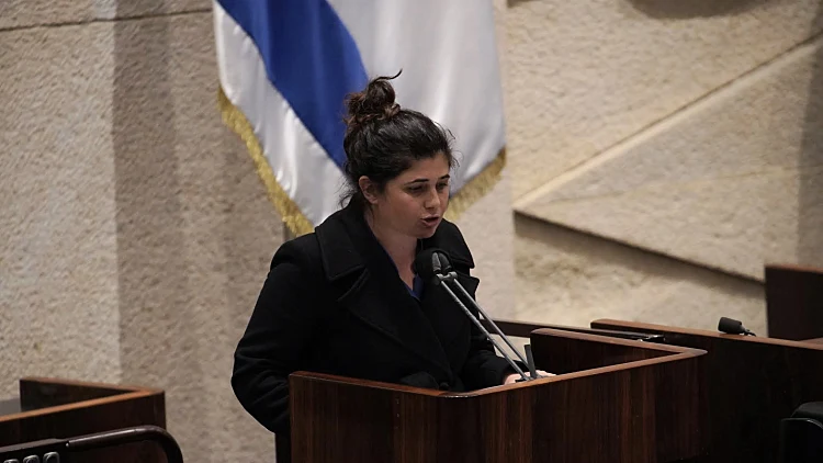 המרד הבא בקואליציה: ח"כ השכל הצביעה נגד חוק של רע"מ