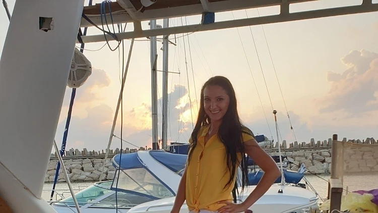 AMedicTouch אלינה סליחוב: "מפרקת" אנשים ומרכיבה אותם מחדש | רשת 13