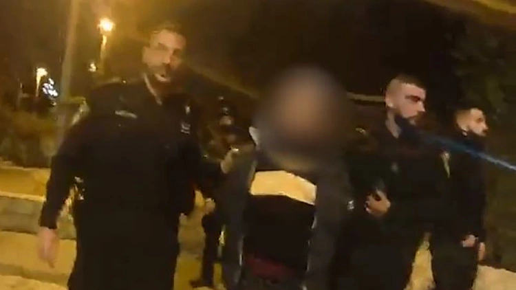 דקר יהודי ליד שער שכם, נמלט - ונלכד בתום מרדף רגלי • תיעוד