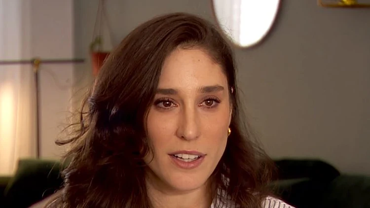 "הקול החדש של הקומדיה": מאחורי המסכות והתחפושות של "תותית" מ"זאת וזאתי"