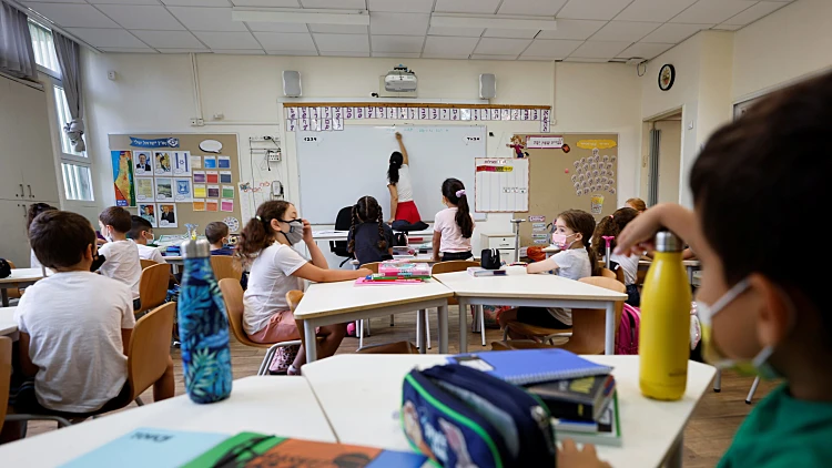 Students In Israel Return To School Under Strict Covid 19 Measures