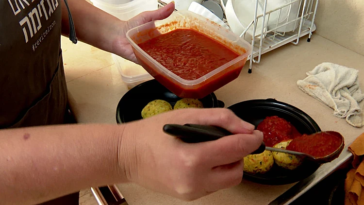 טעם של בית: האנשים שנפלטו ממקומות העבודה ועברו להתפרנס מאוכל ביתי