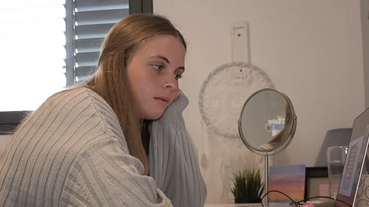 הנערות שסבלו מהפרעות נפשיות בקורונה מספרות: "הזום הרס אותנו"