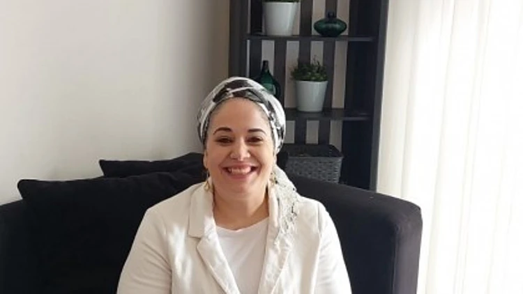 יפעת לביא מטפלת רב תחומית, מייסדת 32 נתיבות חכמה, מומחית בטיפול בחרדות | רשת 13