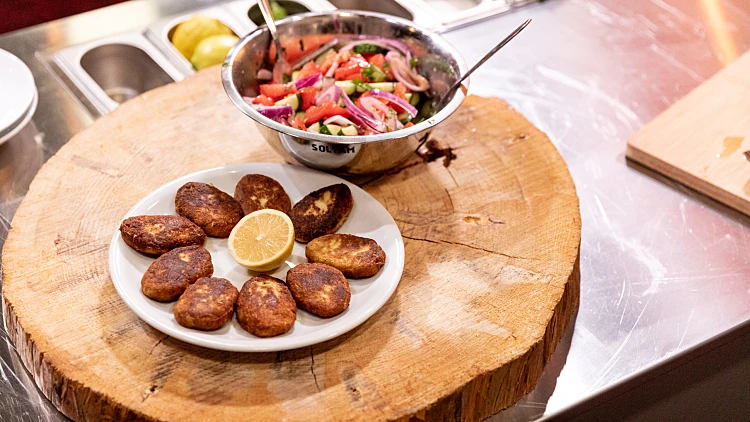 מתכון לקציצות פרסה: המנה הראשונה של מסעדת "אביבה"