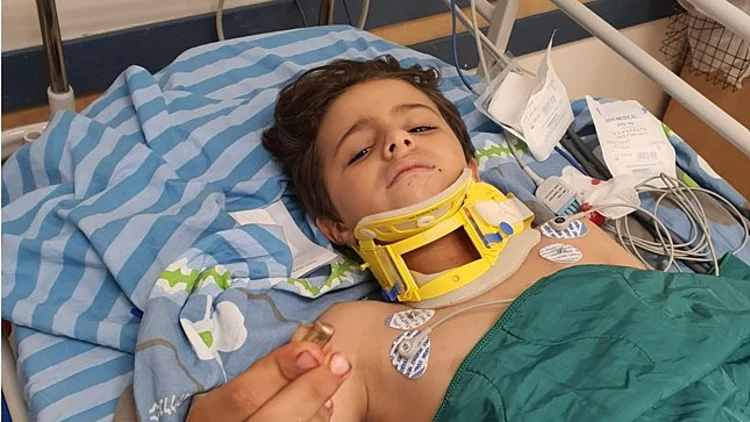 בן ה-7 שנורה ברהט - בגלל טעות בזיהוי: "נסענו ברכב והילד נפגע בצוואר"