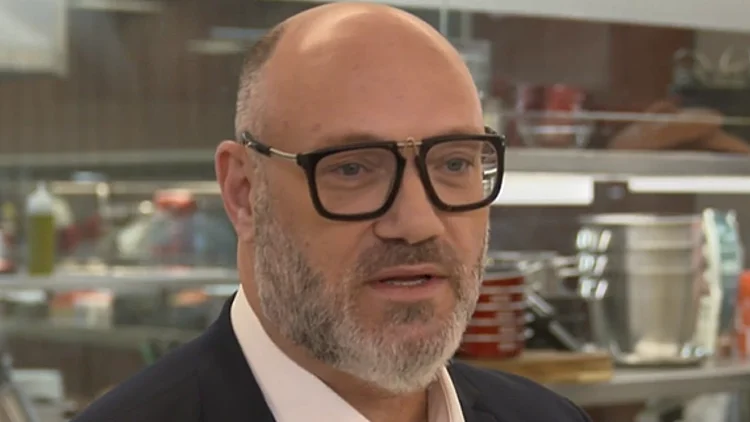 מתחזק? הג'וב החדש והמאוד מפתיע של מושיק רוט