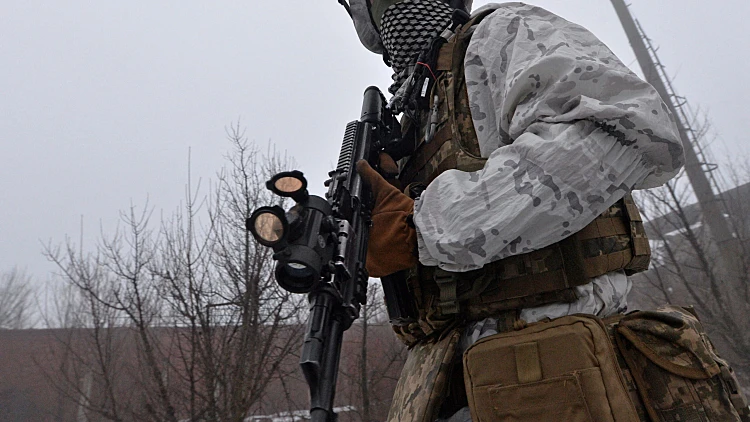 ימי הכרעה באוקראינה: "אלפי חיילים רוסים נוספים בדרכם לגבול"