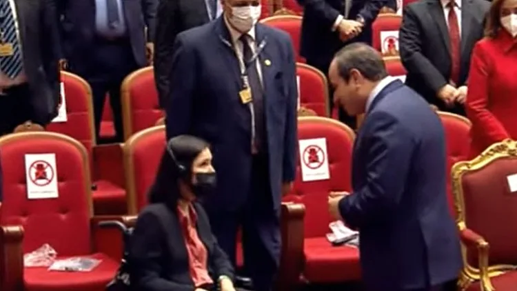 צפו: נשיא מצרים רוחש כבוד מיוחד לשרה אלהרר