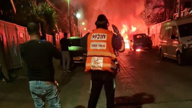 הרחובות בוערים: סכסוכי העבריינים מאיימים על חיי התושבים בנתניה
