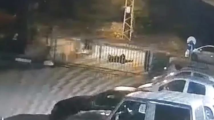 חשד לפגע וברח בב"ש: רוכב אופניים חשמליים פצע קשה הולך רגל - ונמלט | תיעוד