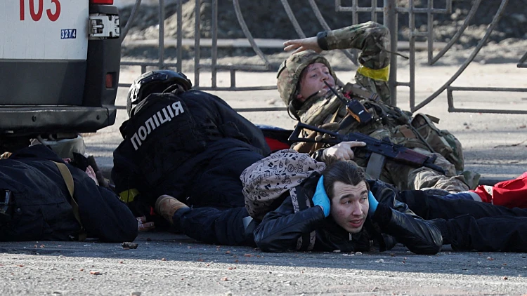 מלחמה באירופה: 198 אוקראינים נהרגו, מאה אלף נמלטו לפולין