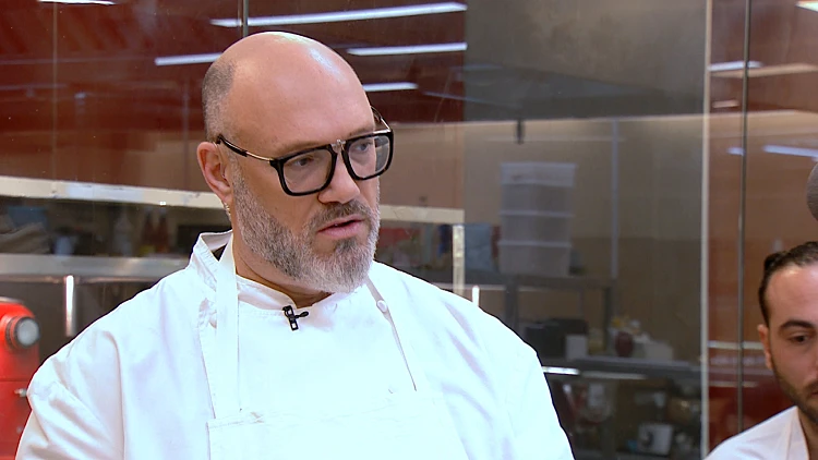 "אני ואתה מגיעים מאותו מקום": השף מושיק בא לעשות סדר במטבח של בני