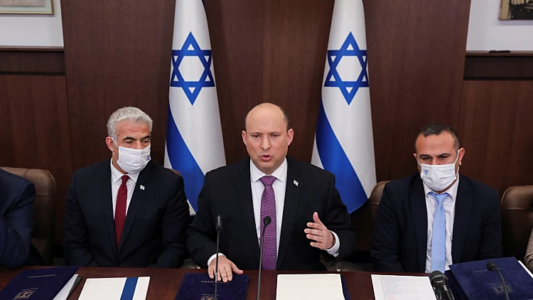 "מתנהלים באופן אחראי": בנט הודיע על משלוח 100 טון ציוד הומניטרי לאוקראינה