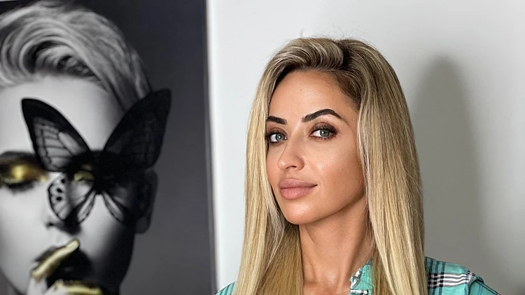 סקול הייר מביאה שיטה בלעדית וחדשנית למילוי והארכת שיער עם תוספות טבעיות. זה הולך לעשות פה רעש! | רשת 13