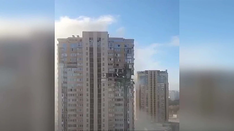 "הרוסים הפציצו את הבית שלי": תושב קייב משחזר איך חולץ מביתו שנחרב מפגיעת טיל