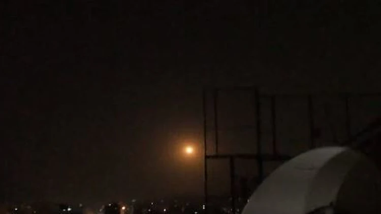 דיווח בסוריה: ישראל תקפה באזור דמשק, מערכות ההגנה האווירית הופעלו