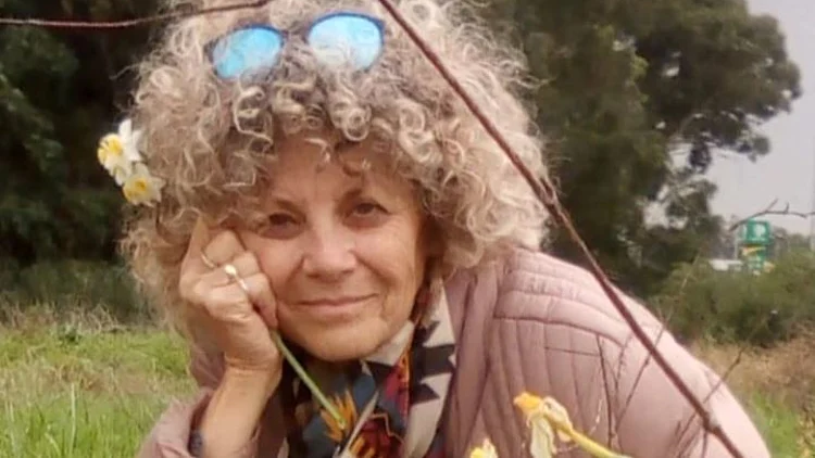 "הייתה אישה מלאה בחיים": צעדה בטיילת בת"א - ונהרגה מפגיעת אופניים חשמליים