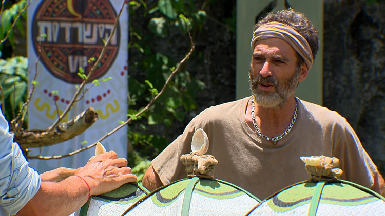 "אני חושב שיש פה משהו שישמח וירים": מה מסתתר מתחת לקלוש?