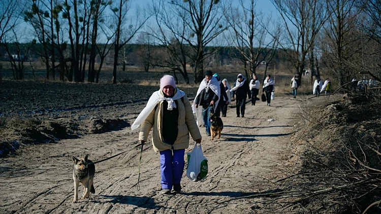 ללא אישור מקייב: רוסיה תפתח מסדרונות הומניטריים - רק לשטחה