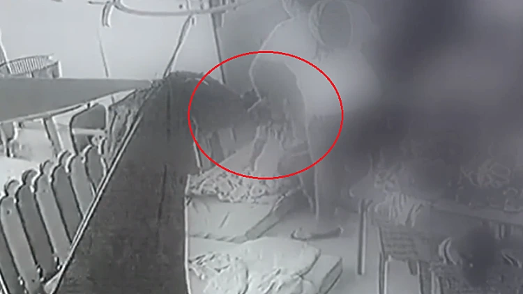 אימהות התעמתו עם סייעת שנאשמת בהתעללות בפעוטות: "בעטת בבת שלי"