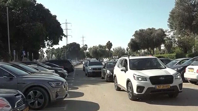 האיש שימצא לכם את החניה: המתכנת שיודע מתי יש לכם סיכוי למקום לרכב בת"א