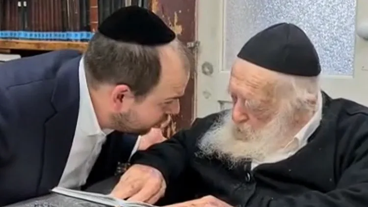 "הסרטתי כמעט הכול - אנשים לא היו מאמינים": הצד האחר של "שר התורה"