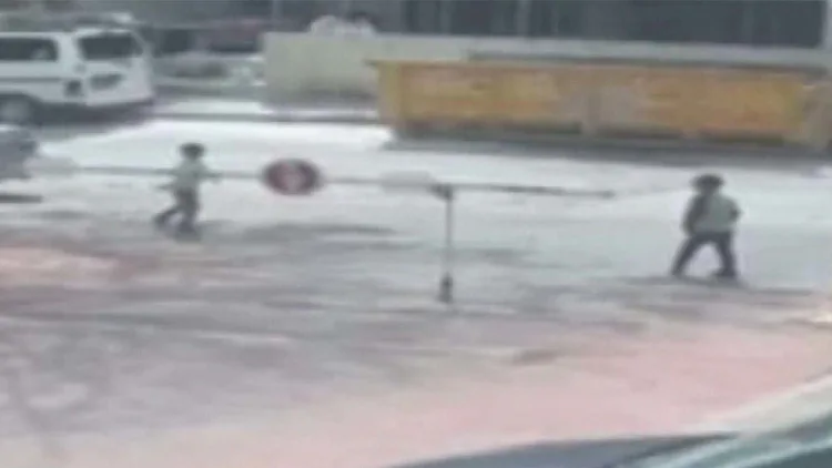 הבריחה מהגן: איך הצליחו שלושה ילדים בני 5 להימלט ולשוטט לבד ברחובות?