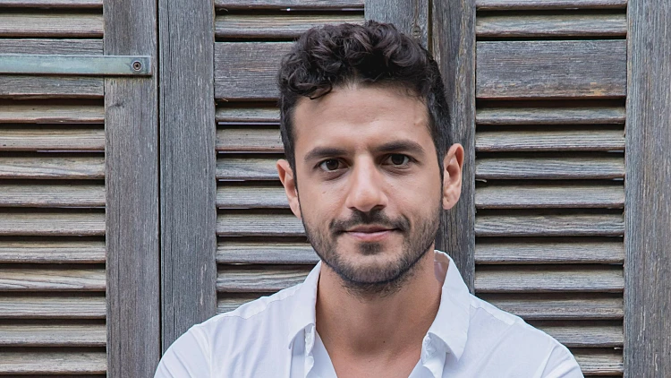 חולמים על במות, ונשארים רק עם ההלוואות – שוק המנטורינג בישראל | רשת 13