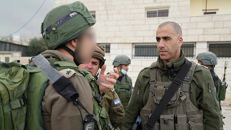 מתנחלים גירשו את מח"ט בנימין משבעה של נרצח בפיגוע: "רוצח"