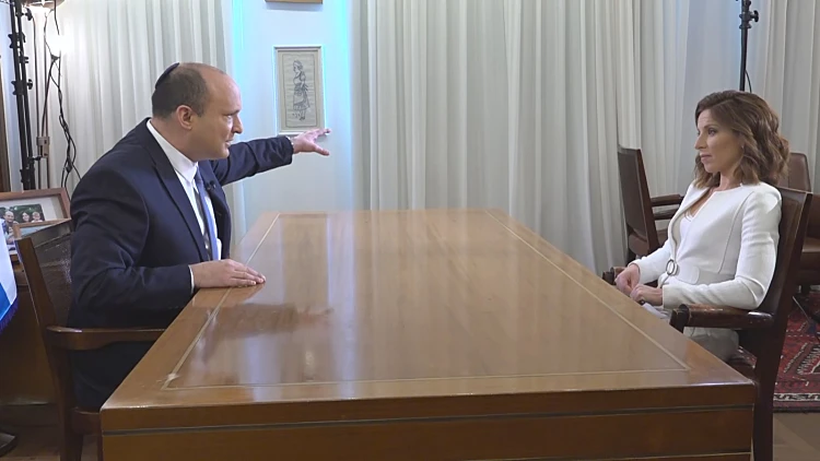 בנט תוקף בריאיון לחדשות 13: "נתניהו מוכן לשעבד מדינה בשביל עסקת טיעון"