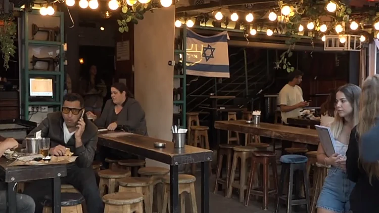 חוזרים לשגרה: בר האילקה בדיזינגוף נפתח לראשונה מאז הפיגוע