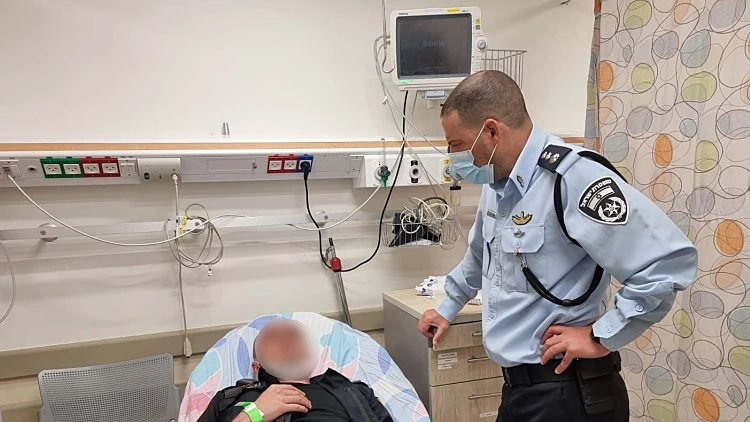 "הלכנו כמה מטרים - הוא שלף סכין ודקר": גרסת הקצין שחיסל את המחבל באשקלון