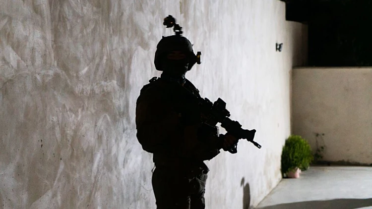 חייל צה"ל במהלך פעילות ביהודה ושומרון