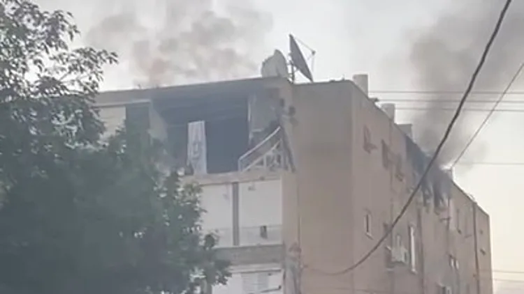 ראשון לציון: שני גברים נפצעו קשה ובינוני בפיצוץ בלון גז בדירה