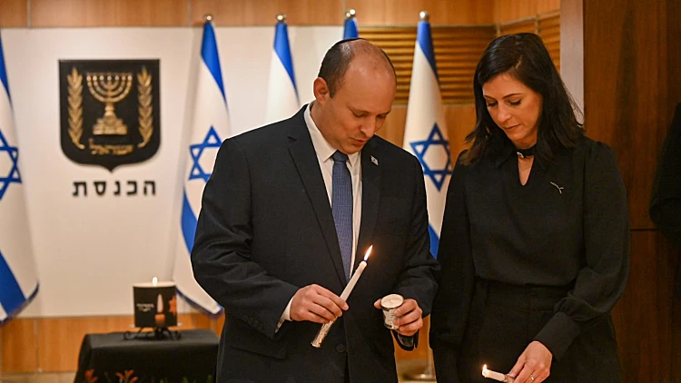 בנט בטקס הממלכתי: "זיכרון השואה הוא חלק מה-DNA שעובר מדור לדור"