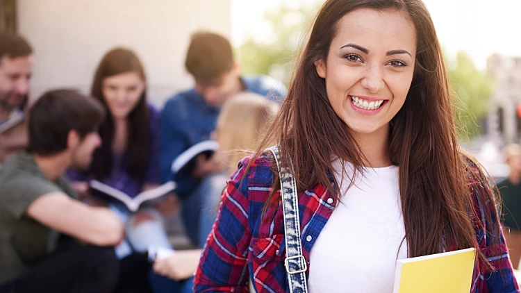 סטודנטים: כך תצליחו בכתיבת עבודות אקדמיות | רשת 13
