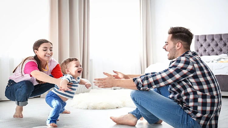 אם התקציב הבא יעבור: חופשת לידה גם לאבות