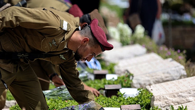 בצל השסע הפנימי: יום הזיכרון יתקיים בלי פוליטיקאים?