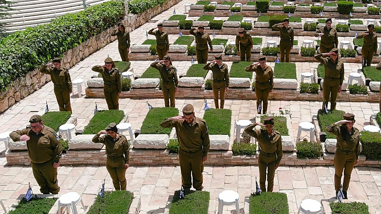 משפחות שכולות לגלנט: "דורשים שלא תשלח את האיגרת ליום הזיכרון"