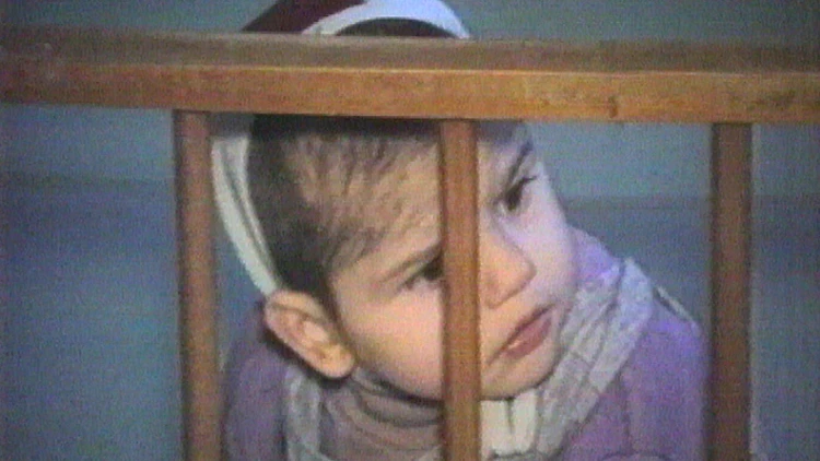 המדינה אסרה על הפלות - אז ההורים נטשו את ילדיהם מאחור: הסיפור מאחורי ילדי צ'אושסקו