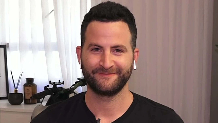 בגלל תלונה של פרו-פלסטינים: גיא הוכמן עוכב לחקירה בקנדה