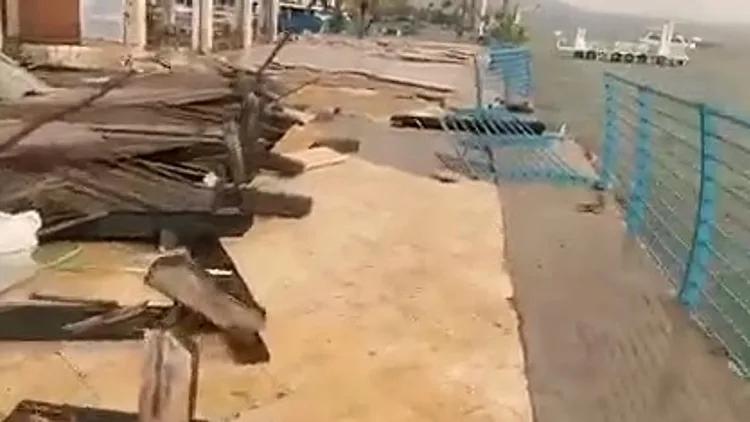 סופת רוחות עזה בכנרת: ציוד ואוהלים עפו, נופשים פונו מהחופים