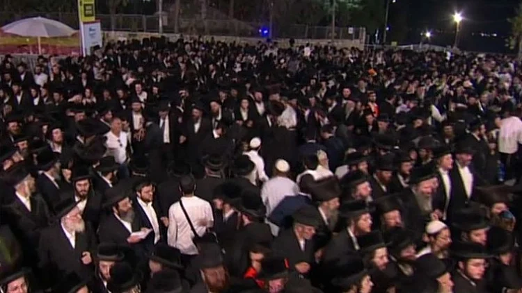 בצל האסון ותחת מגבלות: נוכחות דלה בהילולה במירון