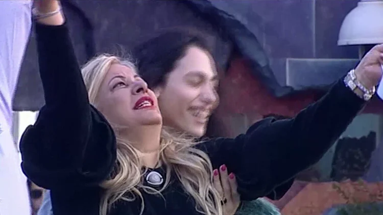 כוכב נופל: כוכב פרי מגיבה לפאדיחה הגדולה בתולדות האח הגדול